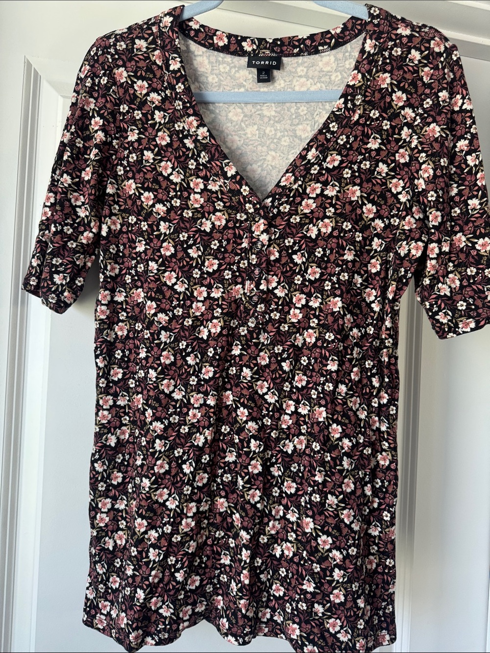 torrid Black Floral V-Neck Short Sleeve Tunic